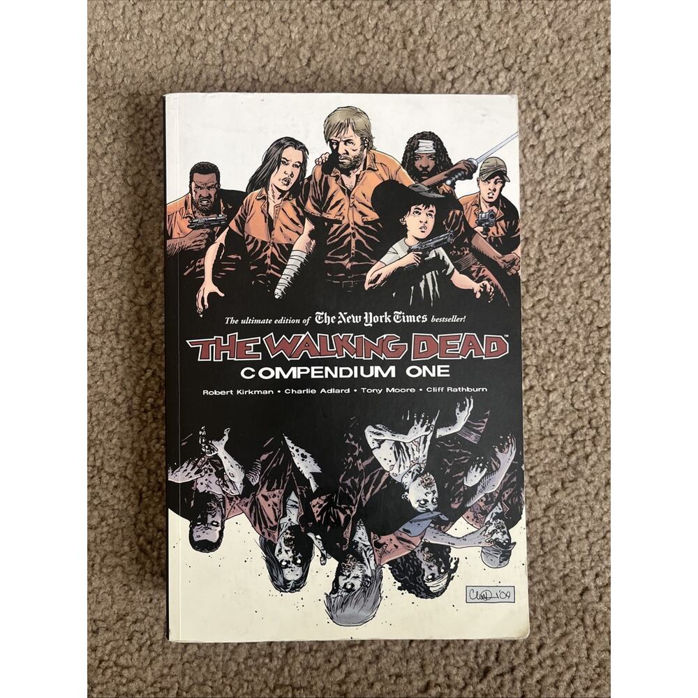 The Walking Dead: Compendium One - Paperback By Robert Kirkman